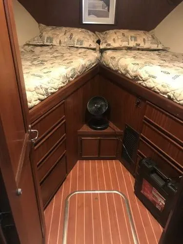 Slide: The Image of Hatteras Motor Yacht 1986 - 9