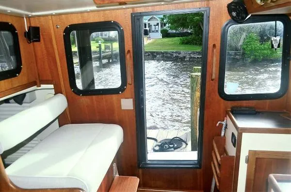 Slide: The Image of Nordic 32 Pilothouse 2002 - 1