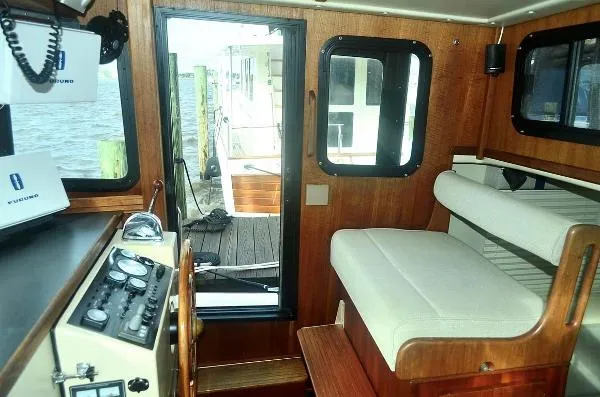 Slide: The Image of Nordic 32 Pilothouse 2002 - 10