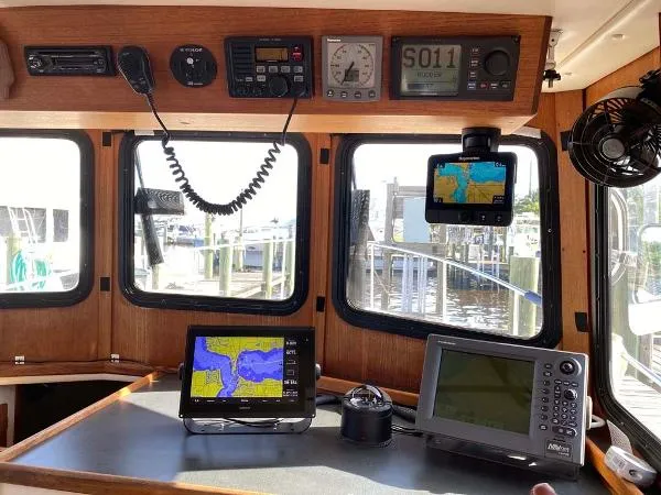 Slide: The Image of Nordic 32 Pilothouse 2002 - 4
