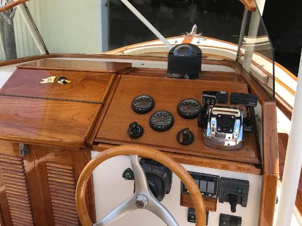 Slide: The Image of Padebco V27 Center Console 2003 - 7