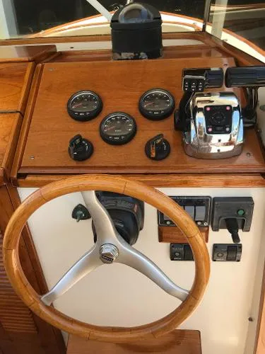 Slide: The Image of Padebco V27 Center Console 2003 - 9
