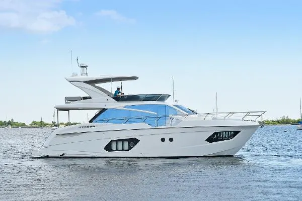 Slide: The Image of Absolute 50 Fly 2019 - 3