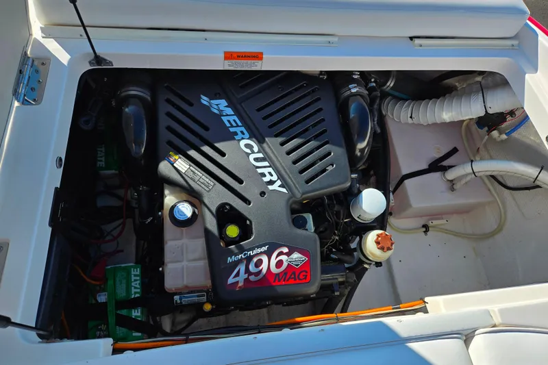 Slide: The Image of 2007 Rinker 262 Captiva Cuddy with MerCruiser 496 MAG engine. - 29