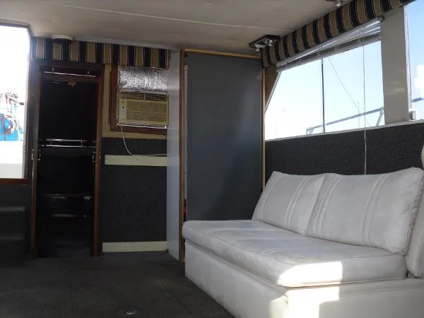 Slide: The Image of Uniflite Aft Cabin Motor-Flybridge 1972 - 4