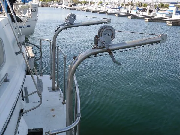 Slide: The Image of Uniflite Aft Cabin Motor-Flybridge 1972 - 5