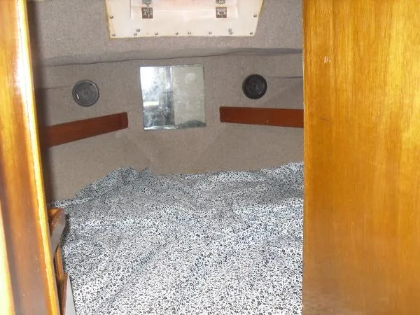Slide: The Image of Uniflite Aft Cabin Motor-Flybridge 1972 - 8