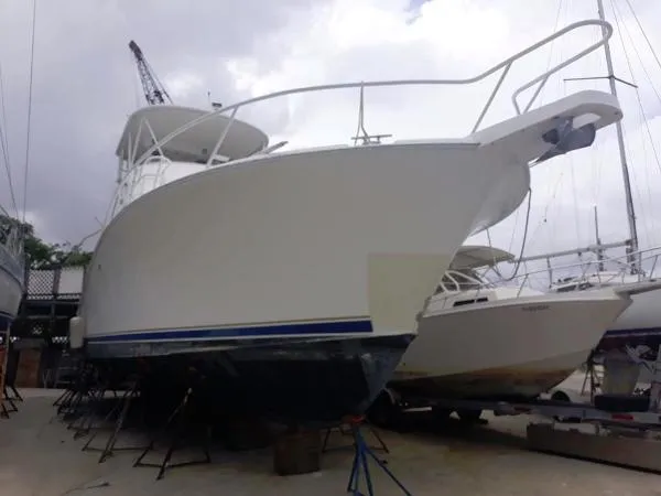 Slide: The Image of Luhrs 41 Convertible 2005 - 9