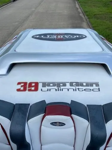 Slide: The Image of Cigarette 39' Top Gun Unlimited 2007 - 8