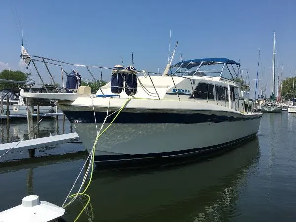 Slide: The Image of Chris-Craft 381 Catalina 1985 - 0