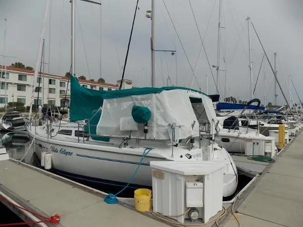 Slide: The Image of Catalina 42 MkII 1996 - 4