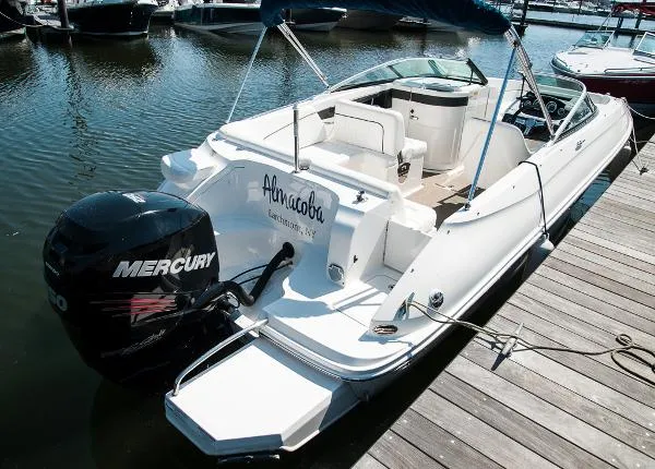 Slide: The Image of Sea Ray 240 Sundeck Outboard 2014 - 1