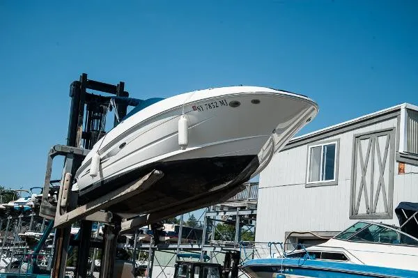 Slide: The Image of Sea Ray 240 Sundeck Outboard 2014 - 3