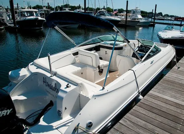 Slide: The Image of Sea Ray 240 Sundeck Outboard 2014 - 5