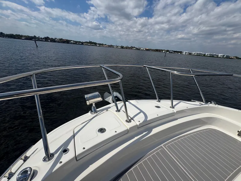 Slide: The Image of Sea Ray Sundancer 320 Outboard 2023 - 46