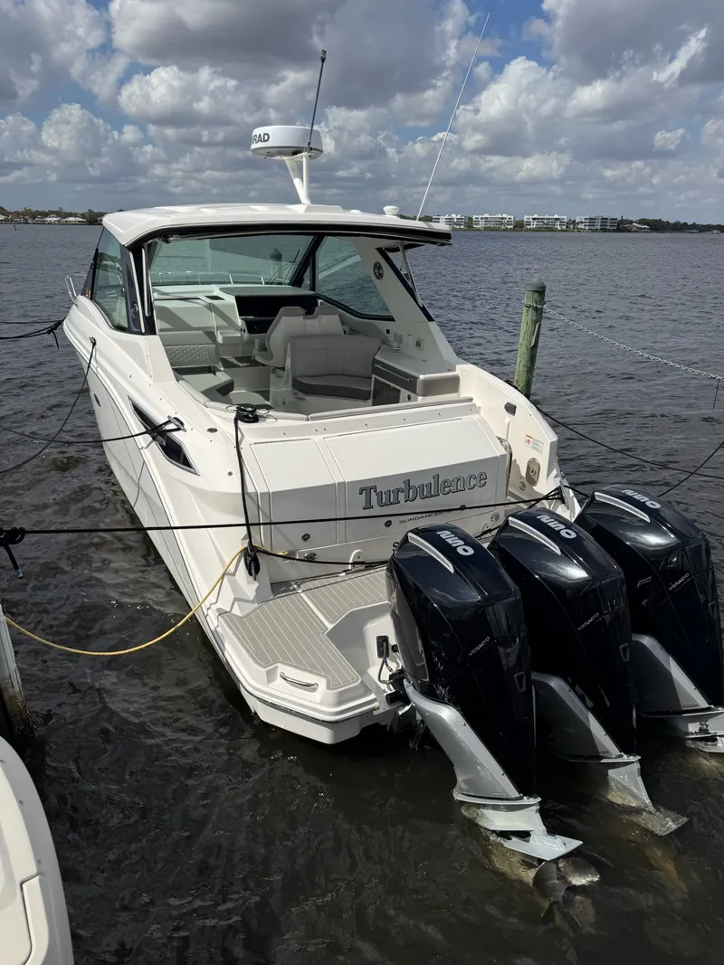 Slide: The Image of Sea Ray Sundancer 320 Outboard 2023 - 5