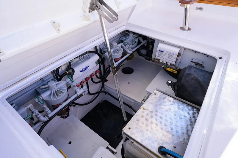 Slide: The Image of Bertram 38 - FIELD & SEA - - 18