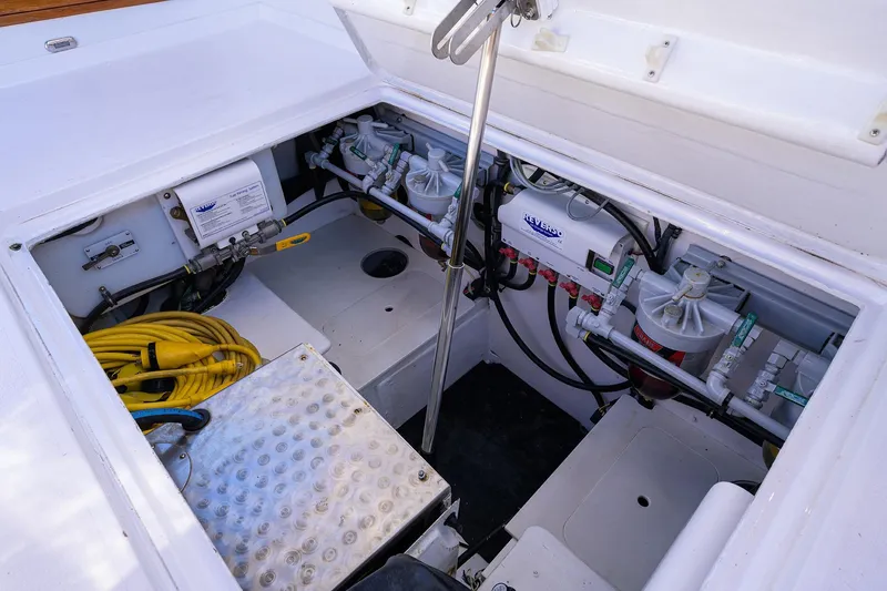 Slide: The Image of Bertram 38 - FIELD & SEA - - 19