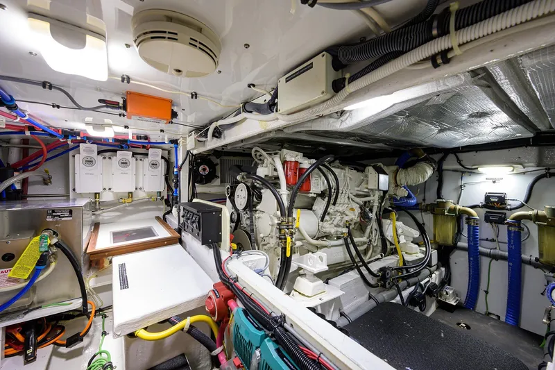 Slide: The Image of Bertram 38 - FIELD & SEA - - 23