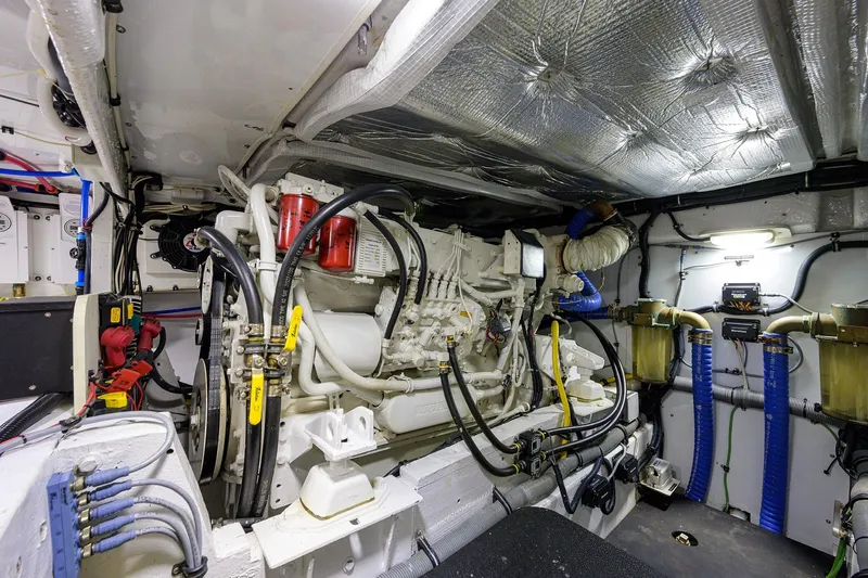 Slide: The Image of Bertram 38 - FIELD & SEA - - 24