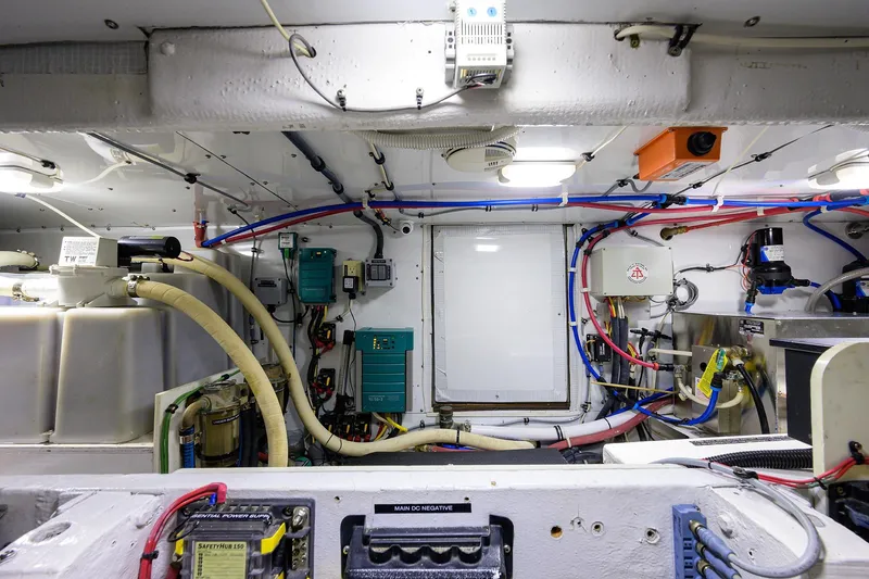 Slide: The Image of Bertram 38 - FIELD & SEA - - 26