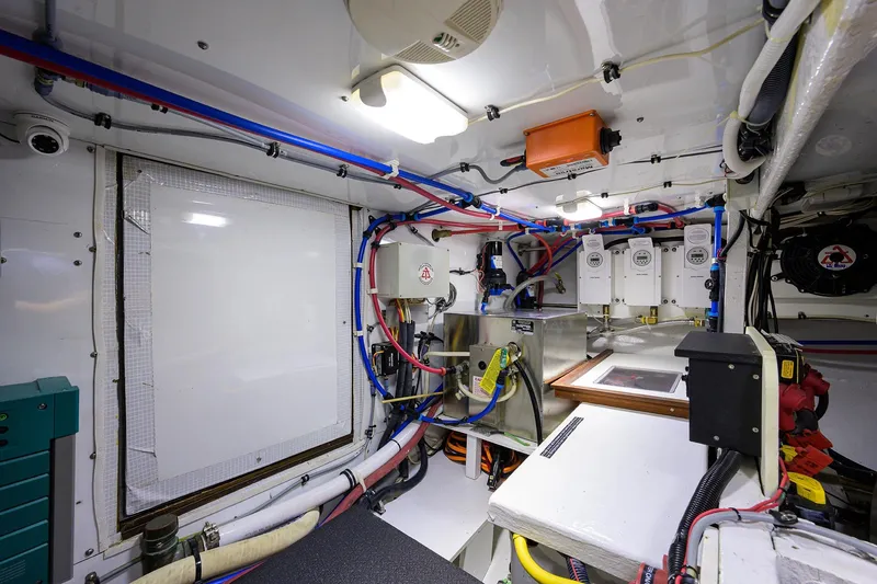 Slide: The Image of Bertram 38 - FIELD & SEA - - 27