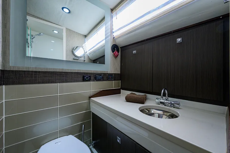 Slide: The Image of Bertram 38 - FIELD & SEA - - 44