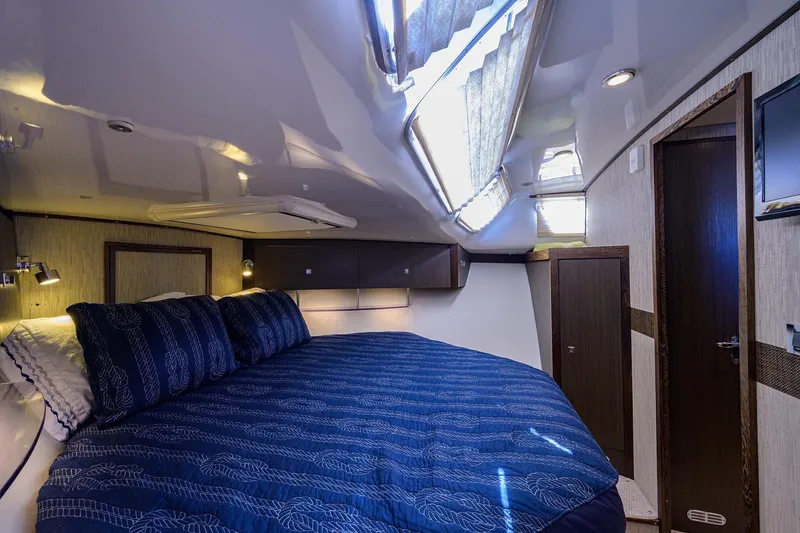 Slide: The Image of Bertram 38 - FIELD & SEA - - 47