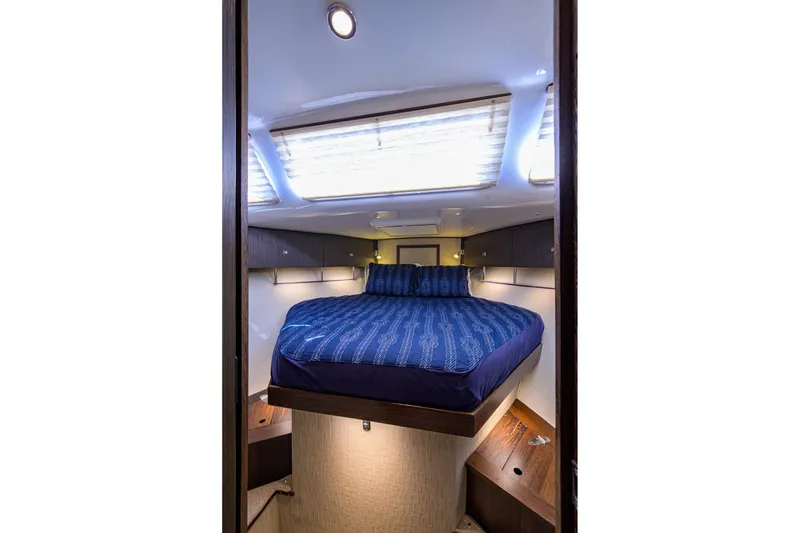 Slide: The Image of Bertram 38 - FIELD & SEA - - 66