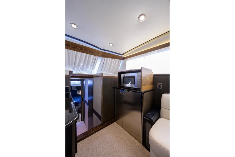 Slide: The Image of Bertram 38 - FIELD & SEA - - 67