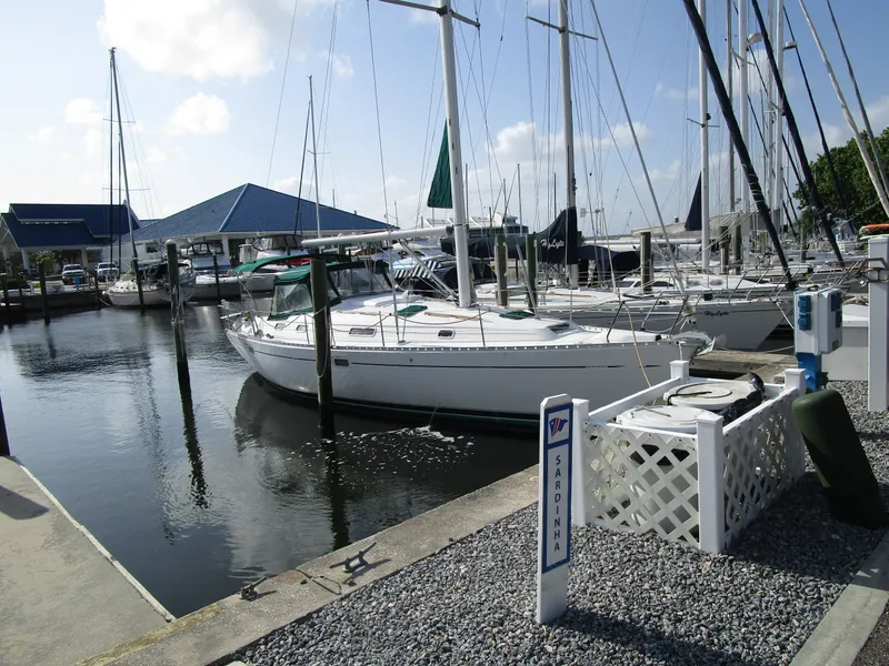 Slide: The Image of Beneteau 381 2001 - 0