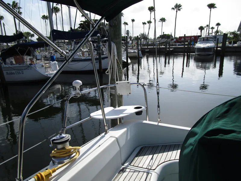 Slide: The Image of Beneteau 381 2001 - 7