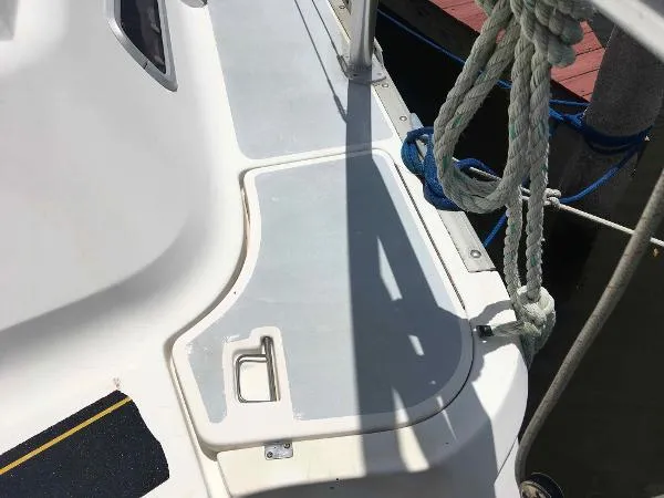 Slide: The Image of Hunter 42 Passage 1997 - 11