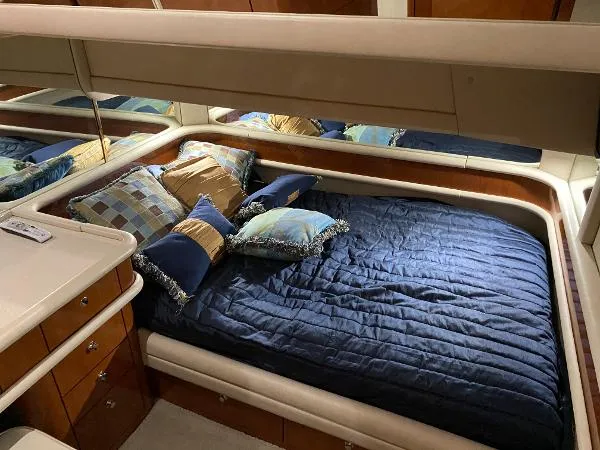 Slide: The Image of Sea Ray 560 Sedan Bridge 2001 - 10
