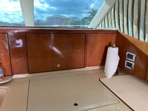 Slide: The Image of Sea Ray 560 Sedan Bridge 2001 - 6