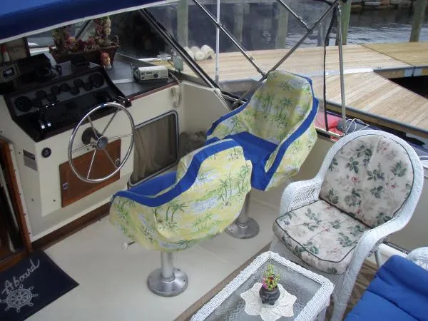 Slide: The Image of Chris-Craft 381 1984 - 4