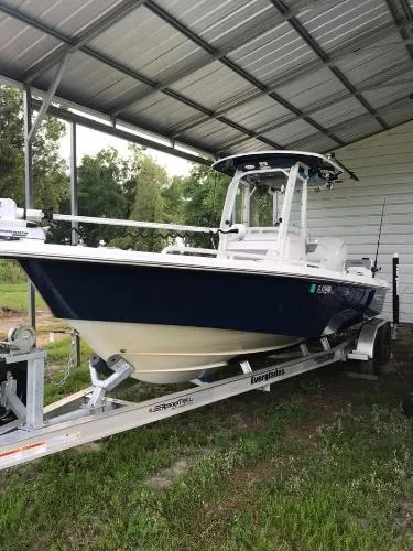 Slide: The Image of Everglades 243 Center Console 2018 - 0