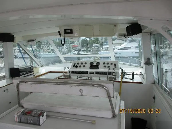 Slide: The Image of Bertram Motor Yacht 1980 - 4