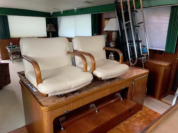 Slide: The Image of Hatteras Eurotransom motor yacht 1989 - 6