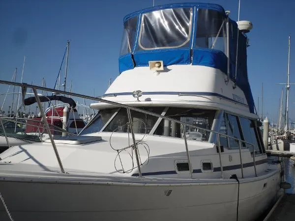 Slide: The Image of Bayliner 3270 Motoryacht 1985 - 0