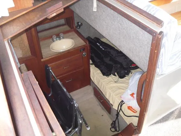 Slide: The Image of Bayliner 3270 Motoryacht 1985 - 8