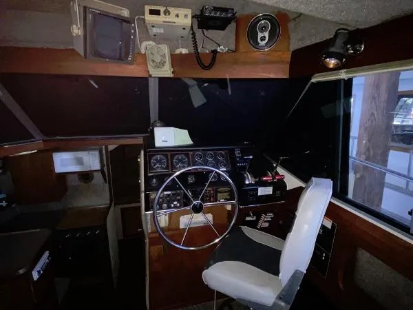 Slide: The Image of Bayliner Motoryacht 1984 - 2