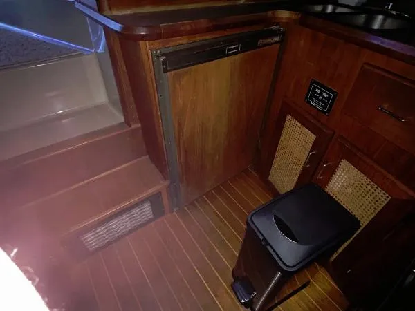 Slide: The Image of Bayliner Motoryacht 1984 - 5