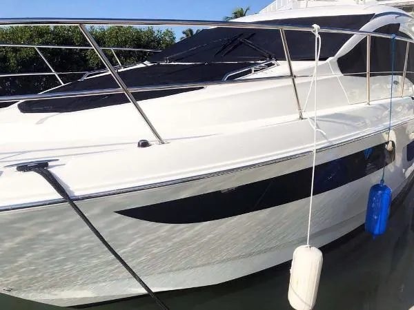Slide: The Image of Sea Ray Sundancer 400 2017 - 5