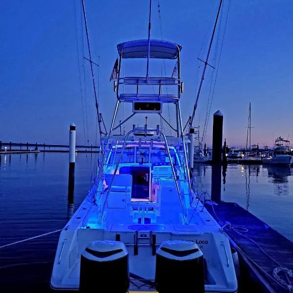 Slide: The Image of Pursuit 3370 Offshore 2006 - 3