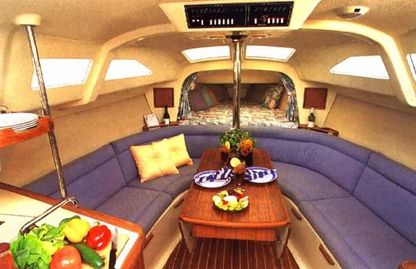 Slide: The Image of Hunter 29.5 1994 - 8