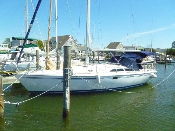 Slide: The Image of Catalina 36 MkII 2005 - 0