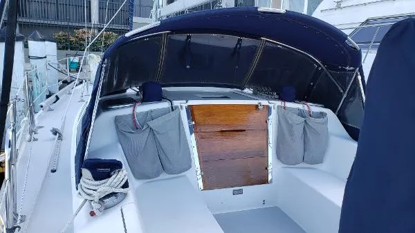 Slide: The Image of Catalina 36 MkII 2005 - 4