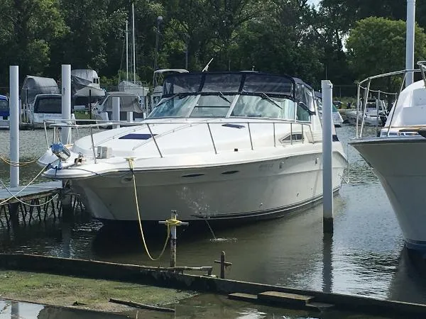 Slide: The Image of Sea Ray 400 Express Cruiser 1993 - 2