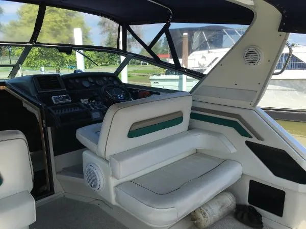Slide: The Image of Sea Ray 400 Express Cruiser 1993 - 6